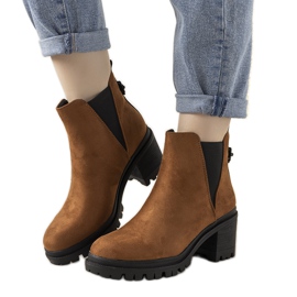 Velbloudí boty na sloupku Cissy hnědý Velbloudí boty na sloupku Cissy hnědý