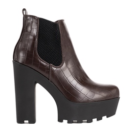 Hnědé kotníkové boty na sloupku Zellola hnědý Hnědé kotníkové boty na sloupku Zellola hnědý