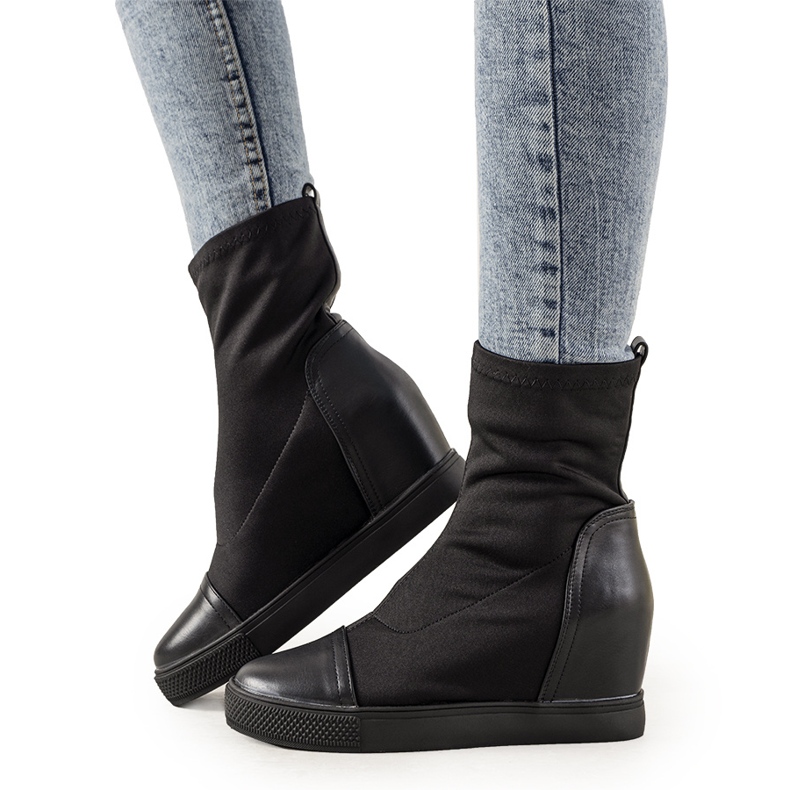 Černé klínové tenisky Partida černá