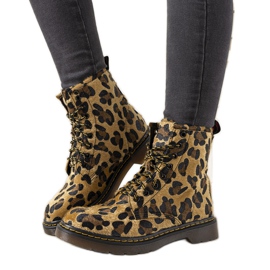 Hnědé kozačky s maskáčovým vzorem od Emery hnědý Hnědé kozačky s maskáčovým vzorem od Emery hnědý