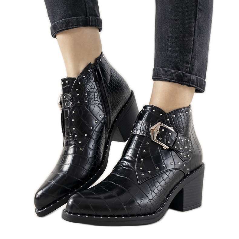 Černé kotníkové boty s přezkou Montiana černá Černé kotníkové boty s přezkou Montiana černá