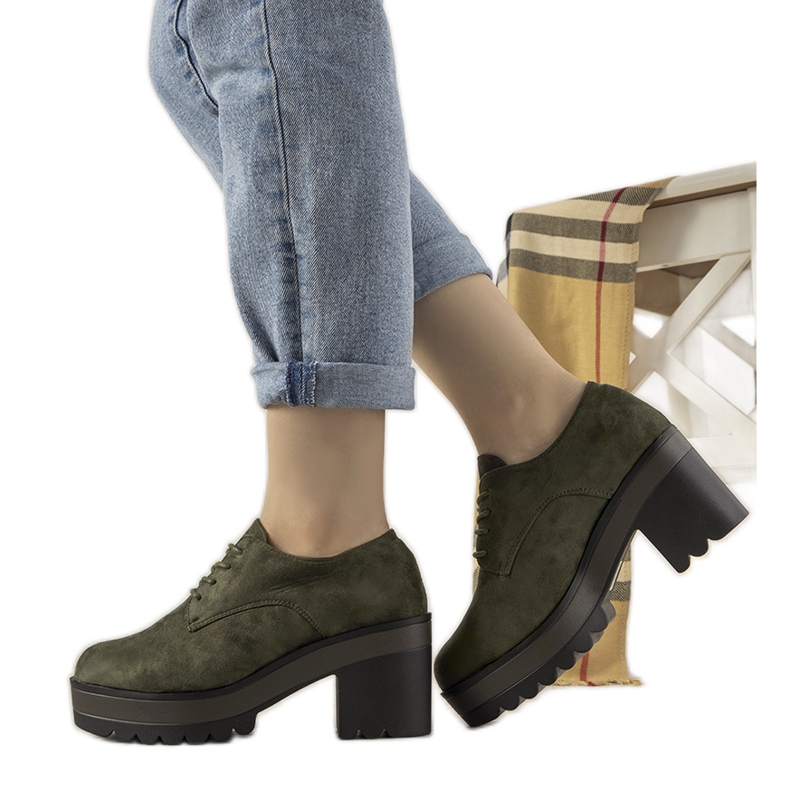 Zelené kotníkové boty nízkého střihu na sloupku Cecina zelená