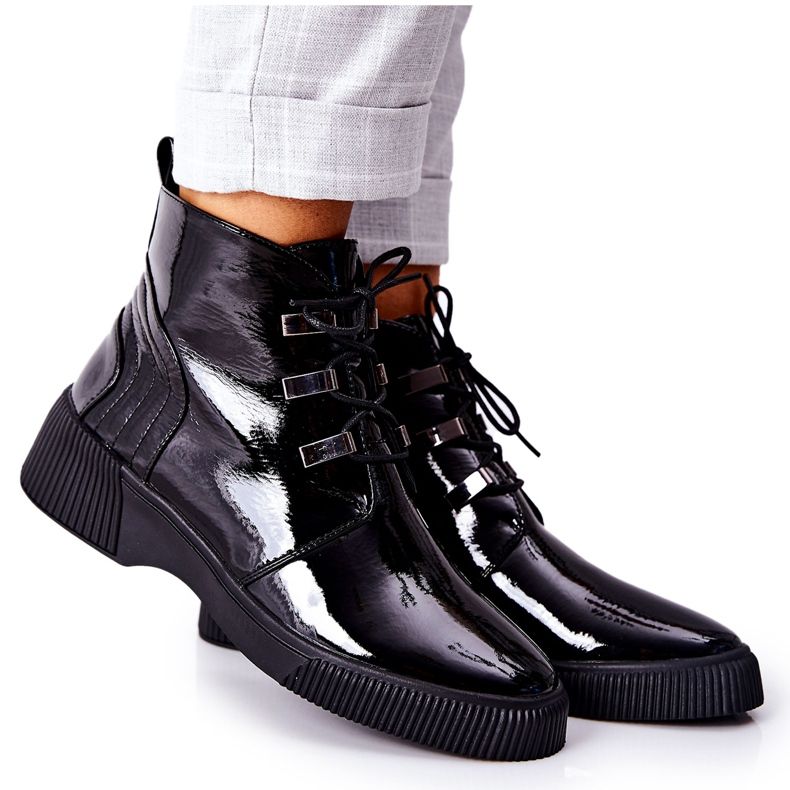 S.Barski Černé lakované pracovní boty Vica černá