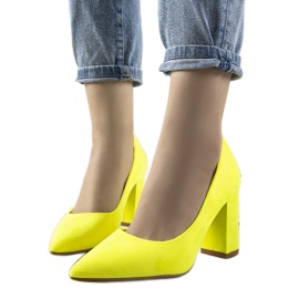 Žluté neonové lodičky na hradě žlutá Žluté neonové lodičky na hradě žlutá