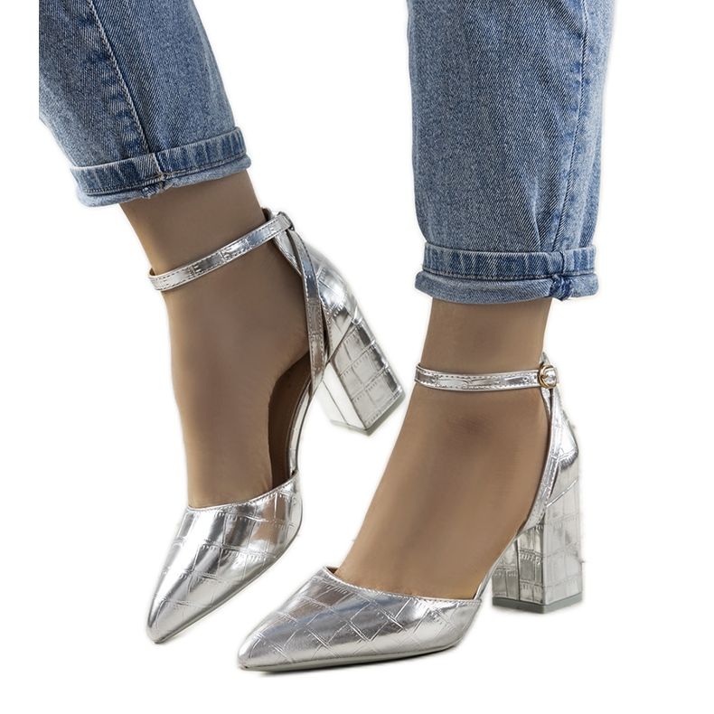 Stříbrné lodičky na příspěvku Davies stříbrný Stříbrné lodičky na příspěvku Davies stříbrný