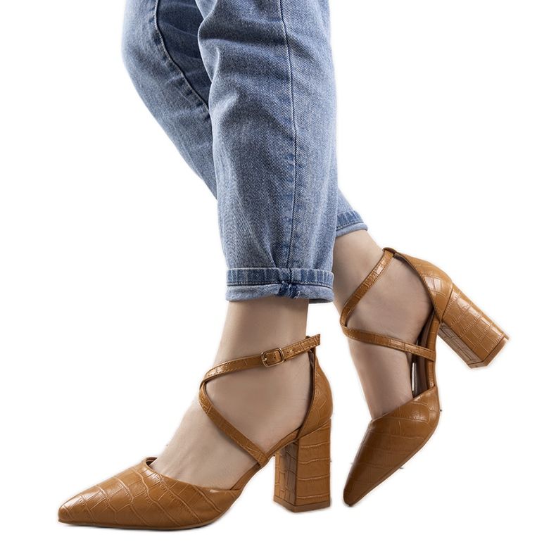 Hnědé lodičky na sloupku Strutt hnědý