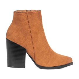 Hnědé kotníkové boty na sloupku Mia hnědý Hnědé kotníkové boty na sloupku Mia hnědý