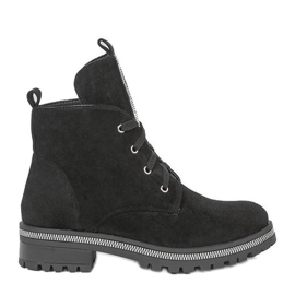 Zdobené černé boty od Winny černý