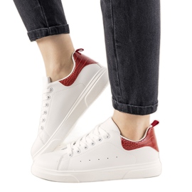 Červeno -bílé tenisky na tlusté podrážce Influ bílý