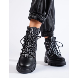 Černé tašky na platformě Vinceza černý