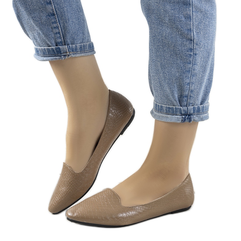 Hnědé balerínky ve vzoru krokodýlí kůže Aupra béžový Hnědé balerínky ve vzoru krokodýlí kůže Aupra béžový