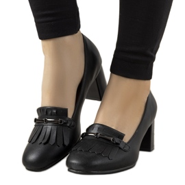 Černé lodičky na sloupku z Aliciny ekokože černá