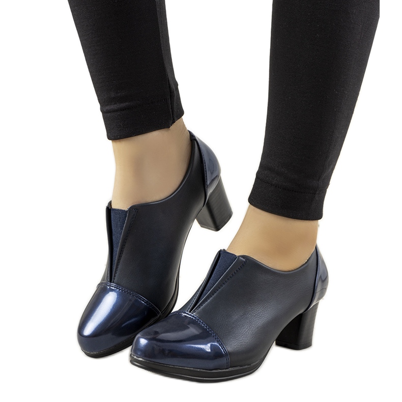 Tmavě modré boty na postu Villareal modrý