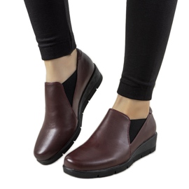 Burgundsko brogues na klín Salas červený
