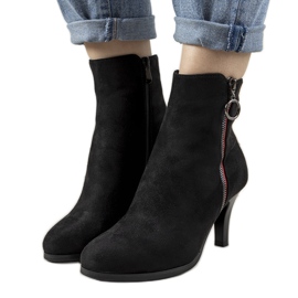 Černé kozačky s ozdobným zipem Yoana černý