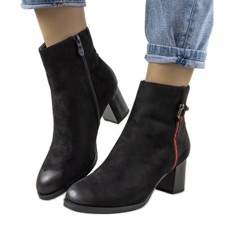 Černé kozačky s odřeninami od Montana černá Černé kozačky s odřeninami od Montana černá