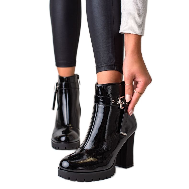 Janessa Stylové černé kozačky na vysokých podpatcích černá