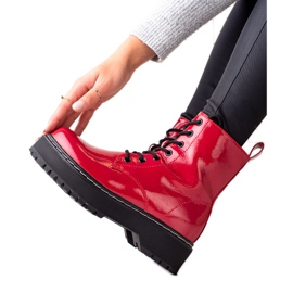 Evento Červené lapače na platformě červený