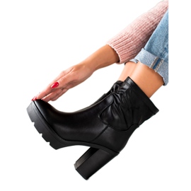 Lovery Vysoké boty na platformě černý