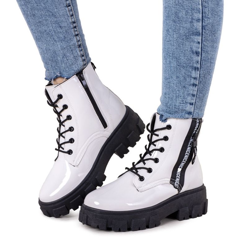 Bílé lakované boty Brisette bílý