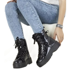 Černé boty na vysoké podrážce Orane černá