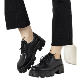 Černé boty na silné podrážce Lamare černý