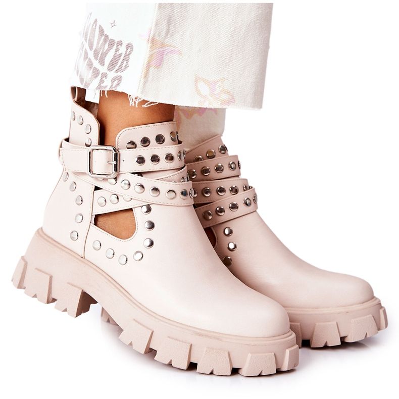 PG1 Pracovníci s letadlem na béžové platformě Vernelle béžový