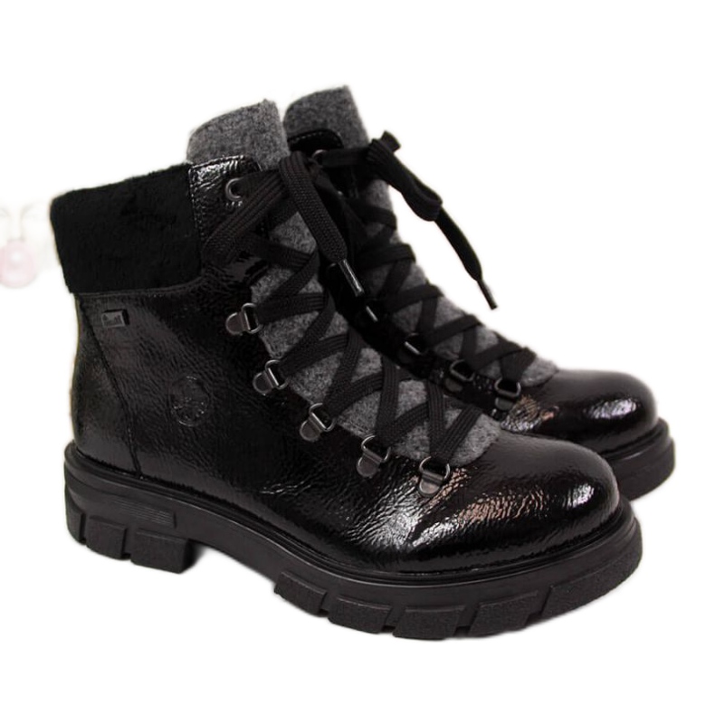 Černé izolované lakované boty W Rieker Z9132 černá modrý