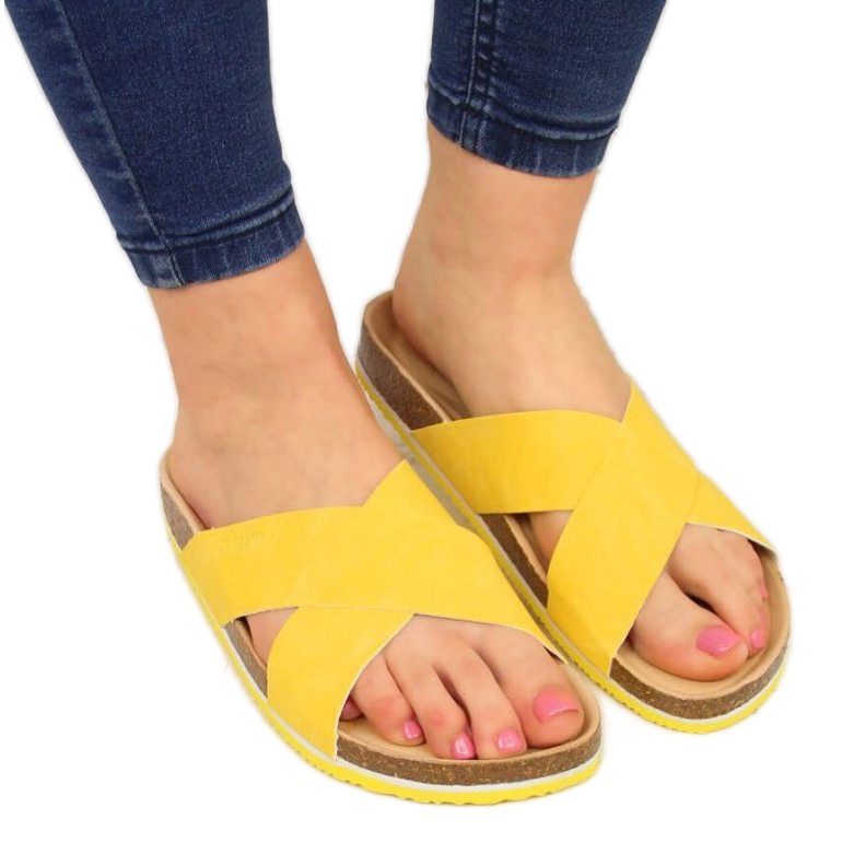 Kožené pantofle Big Star W HH274596 žluté žlutá