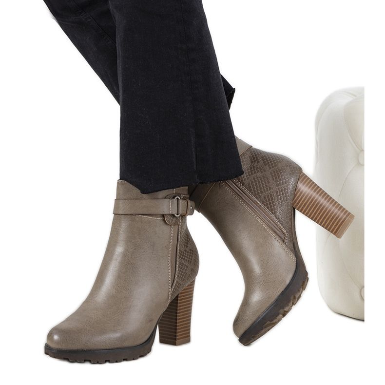 Hnědé kotníkové boty na sloupku Heredia hnědý khaki Hnědé kotníkové boty na sloupku Heredia hnědý khaki