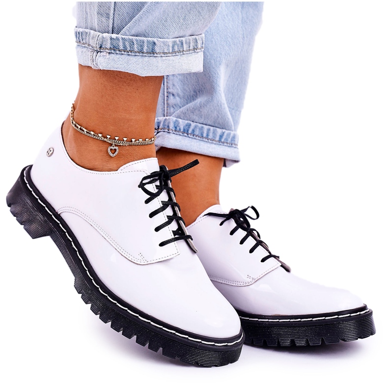 Dámské kožené boty Oxfords Maciejka lakované bílé 04087-11 bílý