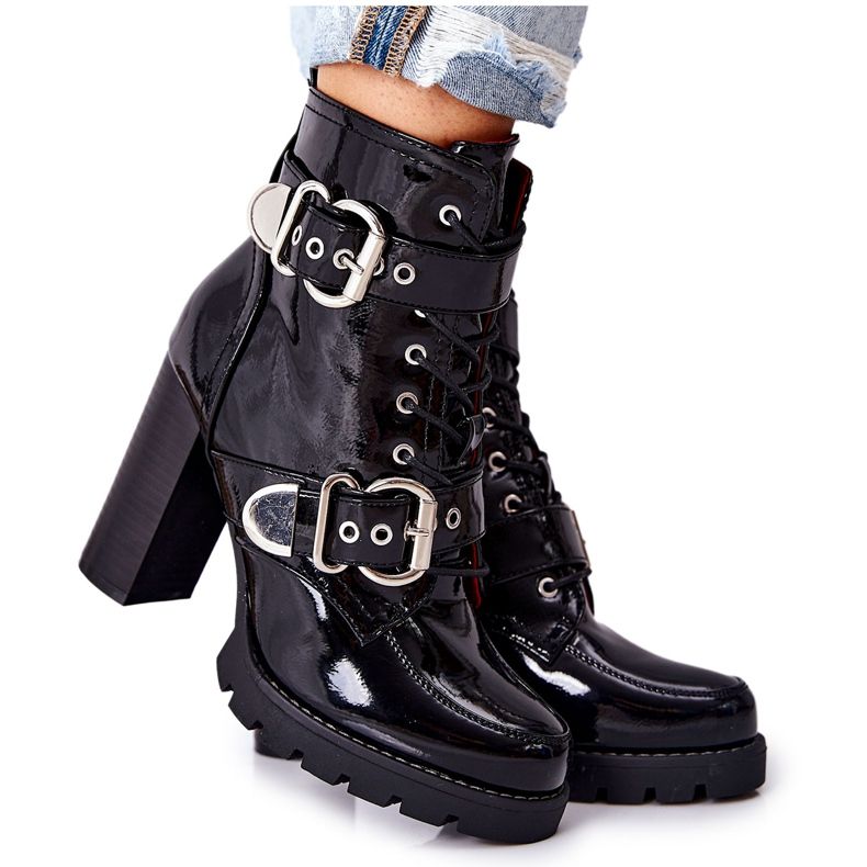 Lakované boty na baru Black Flaris se sponou černá