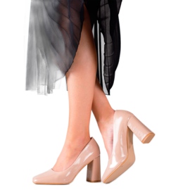 Bestelle Klasické lakované lodičky béžový