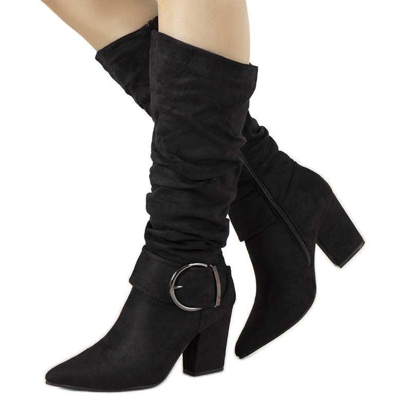 Černé boty na Berieho sloupku černá