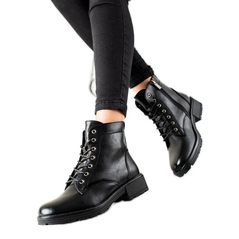 W. Potocki Černé pastičky vyrobené z eko kůže Potocki černá