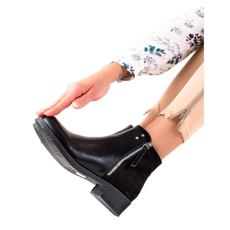 TRENDI Klasické kozačky černá TRENDI Klasické kozačky černá