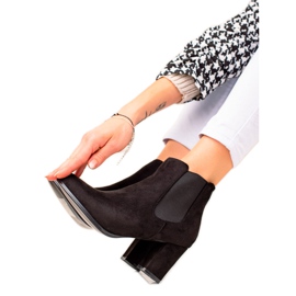 TRENDI Neformální boty na sloupku černý