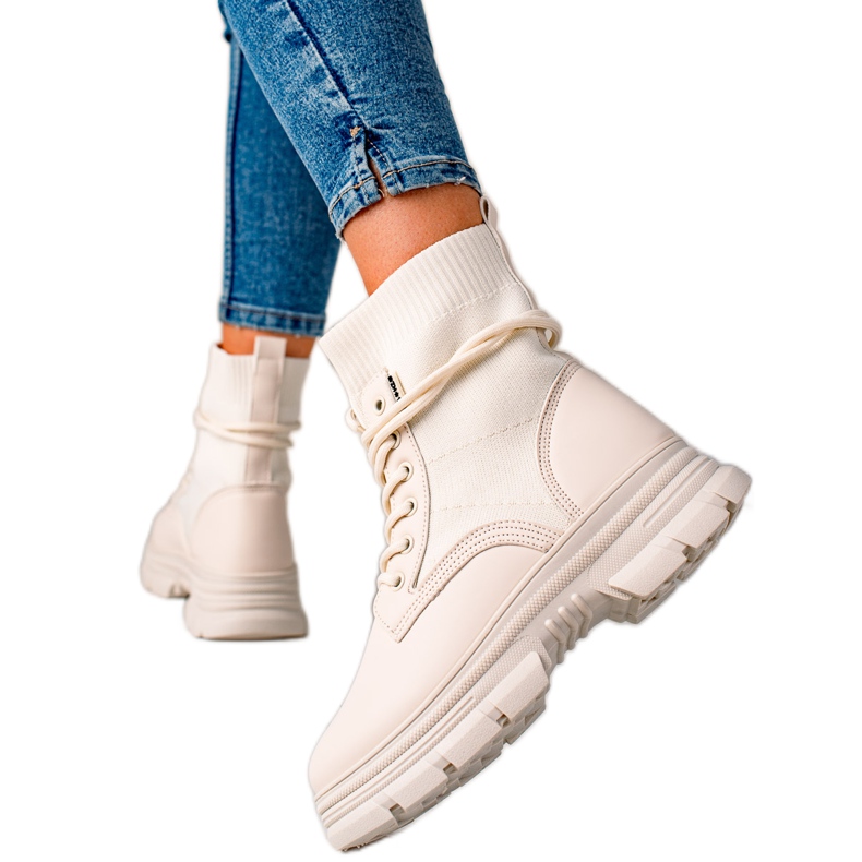 TRENDI Šněrovací béžové kozačky béžový