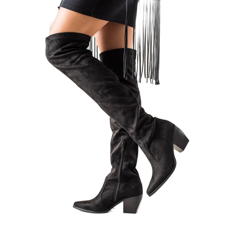 Laura Mode Kozačky na nízkém podpatku po stehna černá Laura Mode Kozačky na nízkém podpatku po stehna černá