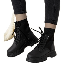 Černé dámské boty značky Laurie černý