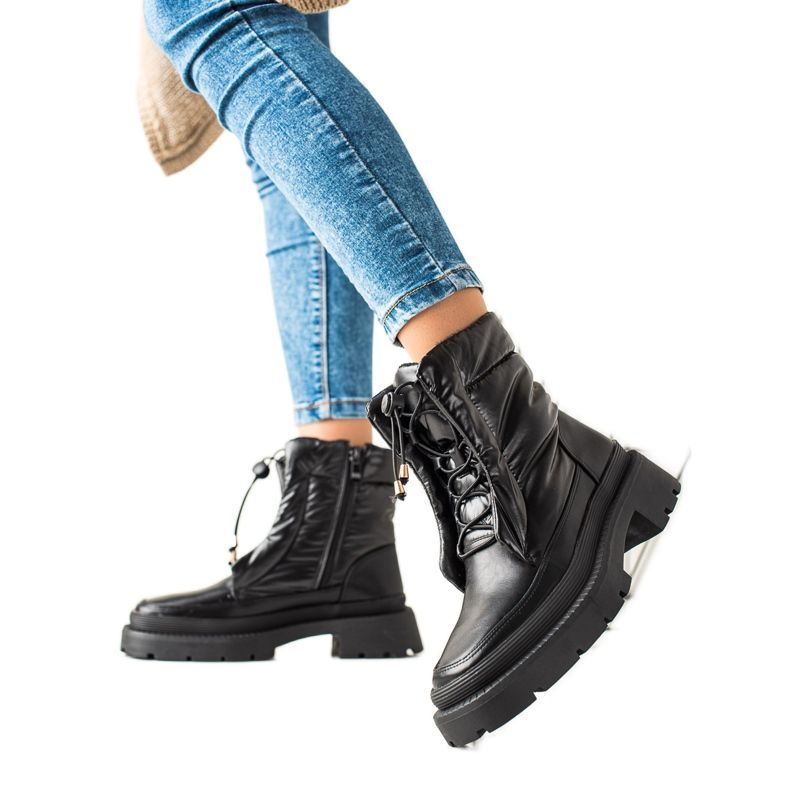 Small Swan Černé sněhové boty na plošině černá