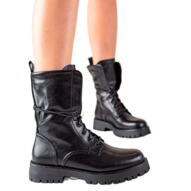 TRENDI Klasické vysoké kozačky černý