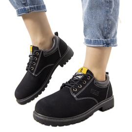 Černé boty na silné podrážce Pelland černý