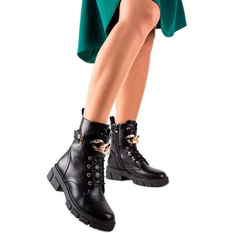 TRENDI Stylové pastičky na boty vyrobené z eko kůže černá