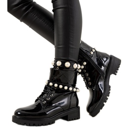 Černé lakované dámské boty Corso černý