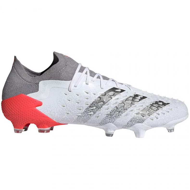 Kopačky Adidas Predator Freak.1 Fg LM FY6263 bílá, bílá, šedá / stříbrná bílý
