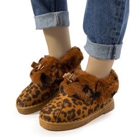 Hnědé pantofle s kožíškem zateplené Valle hnědý žlutá Hnědé pantofle s kožíškem zateplené Valle hnědý žlutá