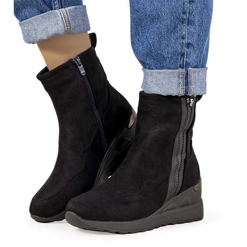 Černé zateplené boty na klínku od Valdez černá Černé zateplené boty na klínku od Valdez černá