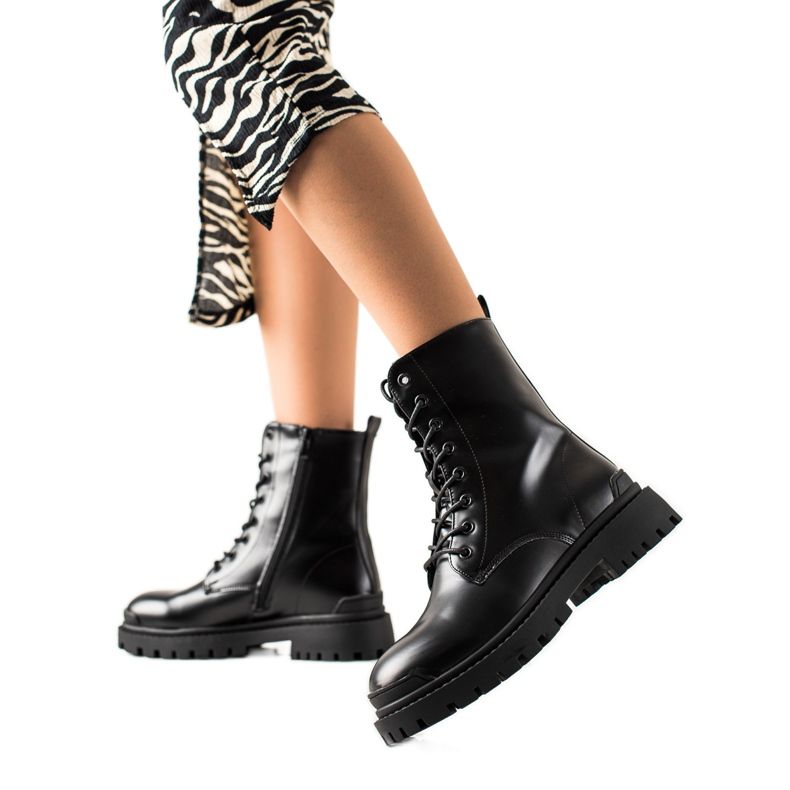 Bona Šněrovací pracovníci s eko kůží černá Bona Šněrovací pracovníci s eko kůží černá