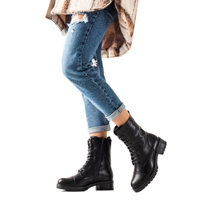 Laura Mode Šněrovací boty z eko kůže černá